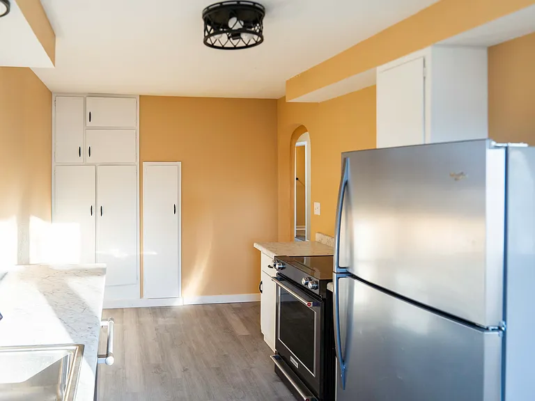 34 Budlong St #1 — Photo 4