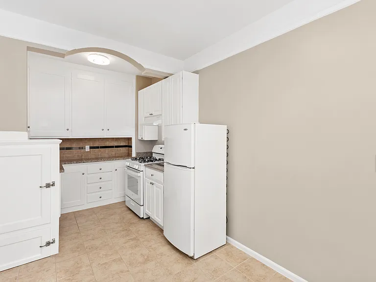 1640 Kirkham St #5 — Photo 8