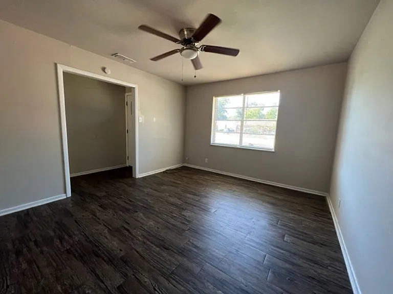 2333 Marsalis Dr — Photo 4