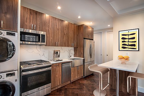 1st image of 921 Washington Ave #794