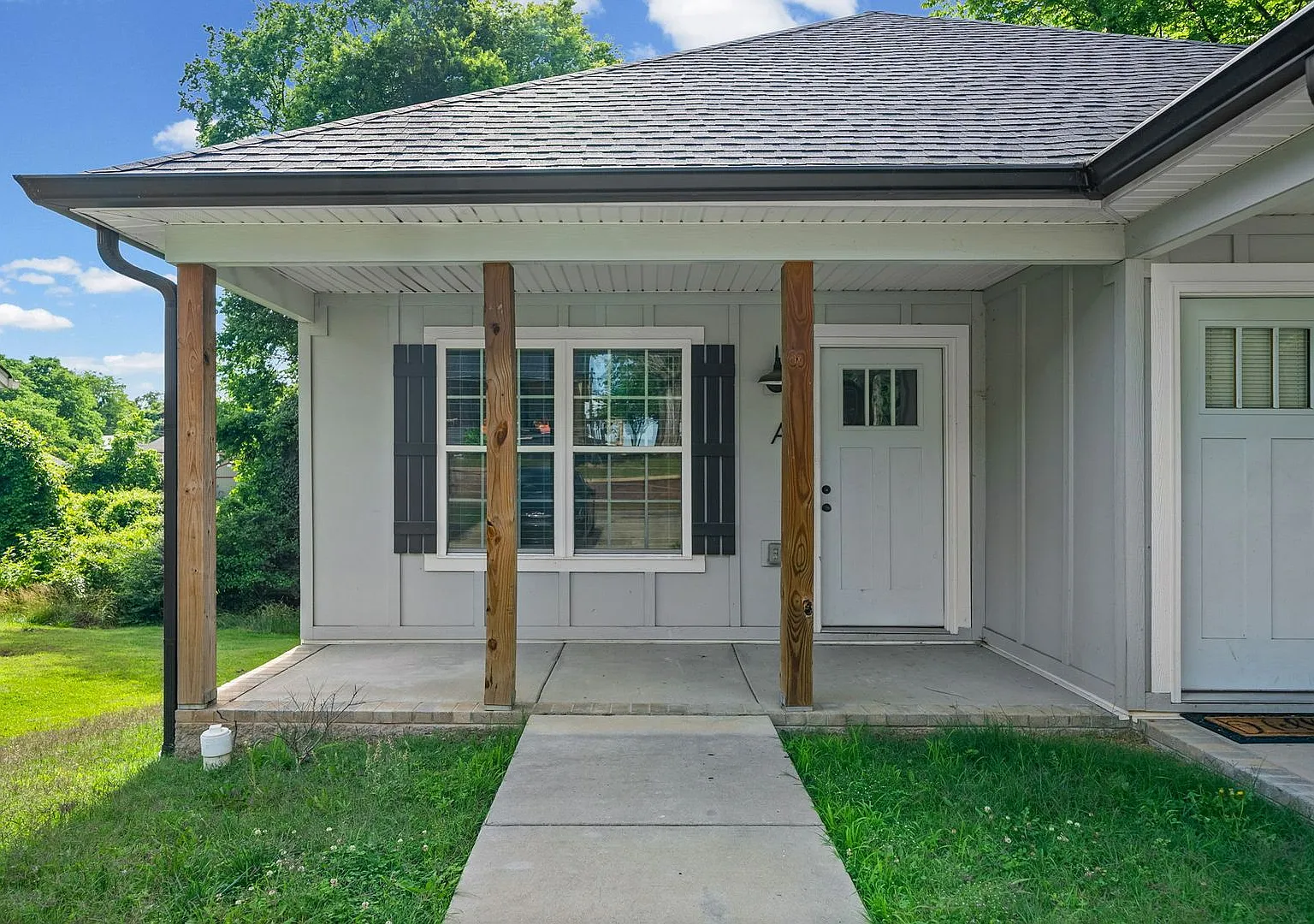 528 Poston St — Photo 3