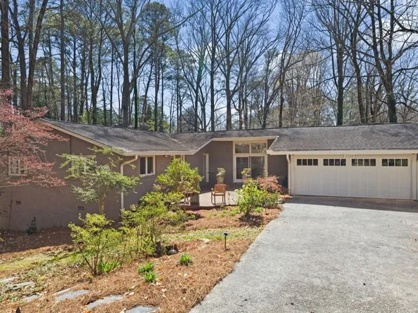 2724 Janellen Dr, Atlanta, GA 30345