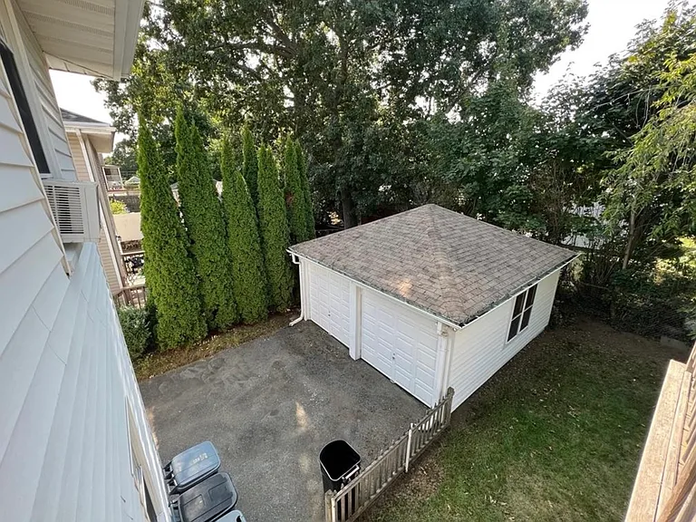 11 Taylor St — Photo 10