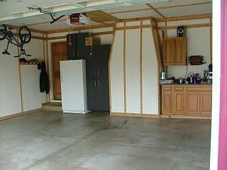 2.5 Car Attached Garage