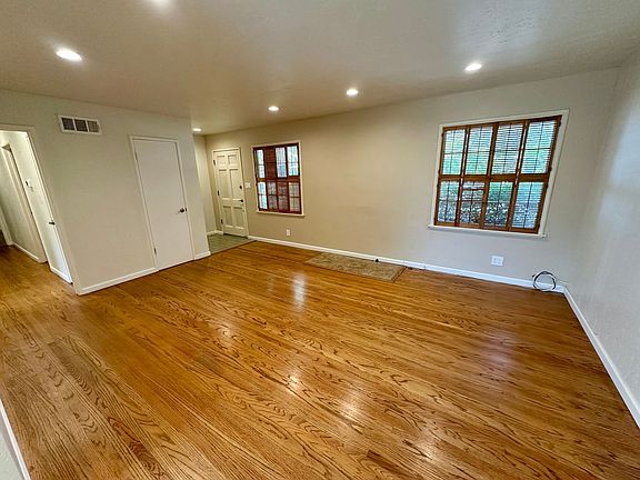 4th image of 1454 Fairhaven Dr
