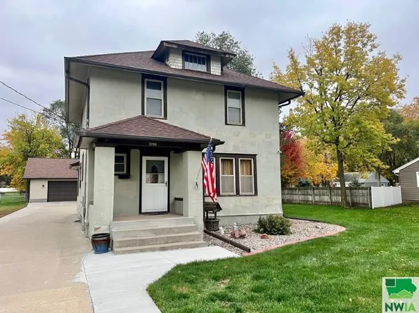 3096 Myrtle St, Sioux City, IA 51103