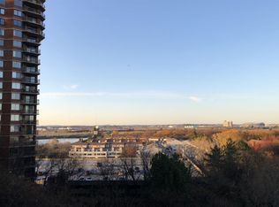 721 Harmon Cove Tower, Secaucus, NJ 07094