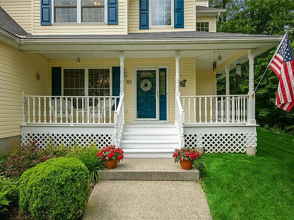 4th image of 81 Fisher Ave