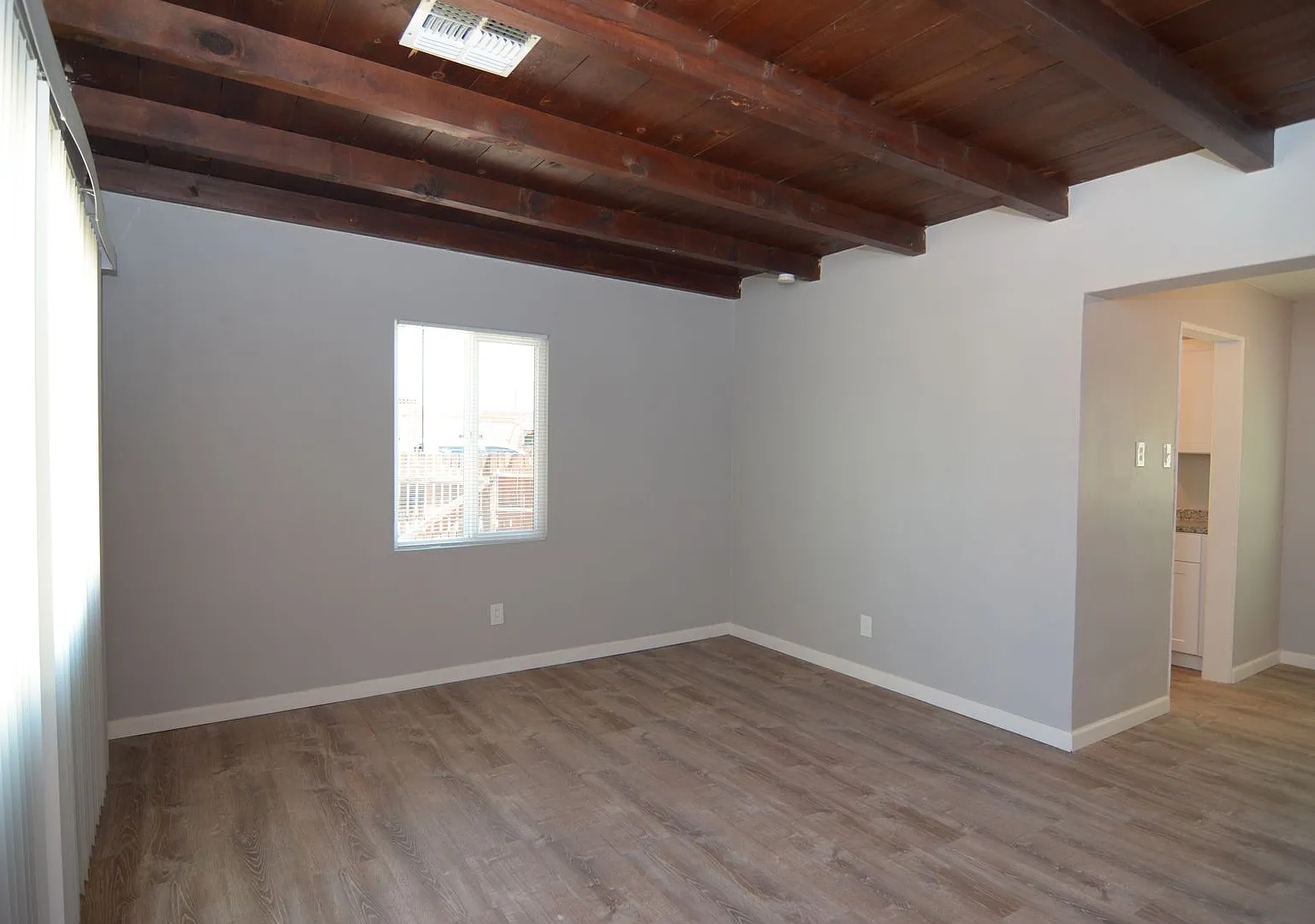 Remodeled 1 Bedroom 1 Bath Duplex! Central Tucson Location! — Photo 3