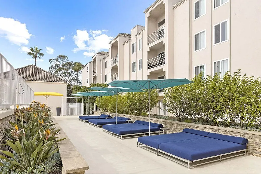 La Regencia Apartments — Photo 4