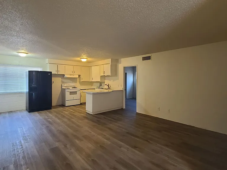 2937 Stewart Ave — Photo 20