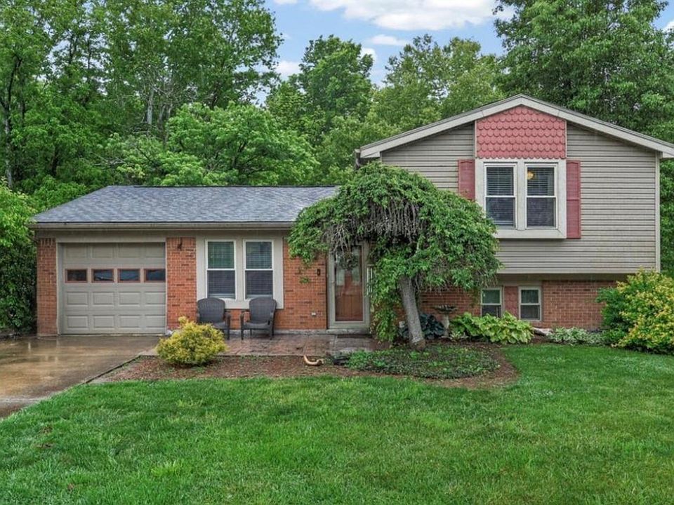 1st image of 135 Brookwood Dr