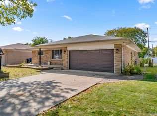 6463 Cambridge St, Dearborn Heights, MI 48127