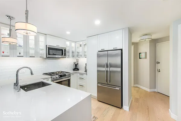 Sold by Sotheby's International Realty | media 4