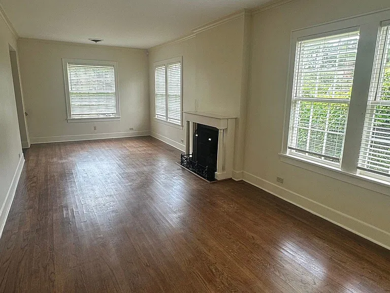 946 Delaware St — Photo 3