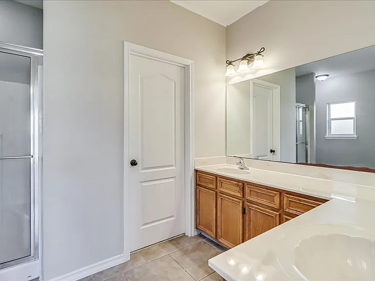 5810 Aava — Photo 32