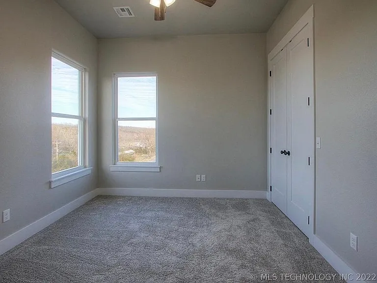783 E Finley Ridge Dr — Photo 16