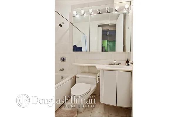 Rented by Douglas Elliman | media 32