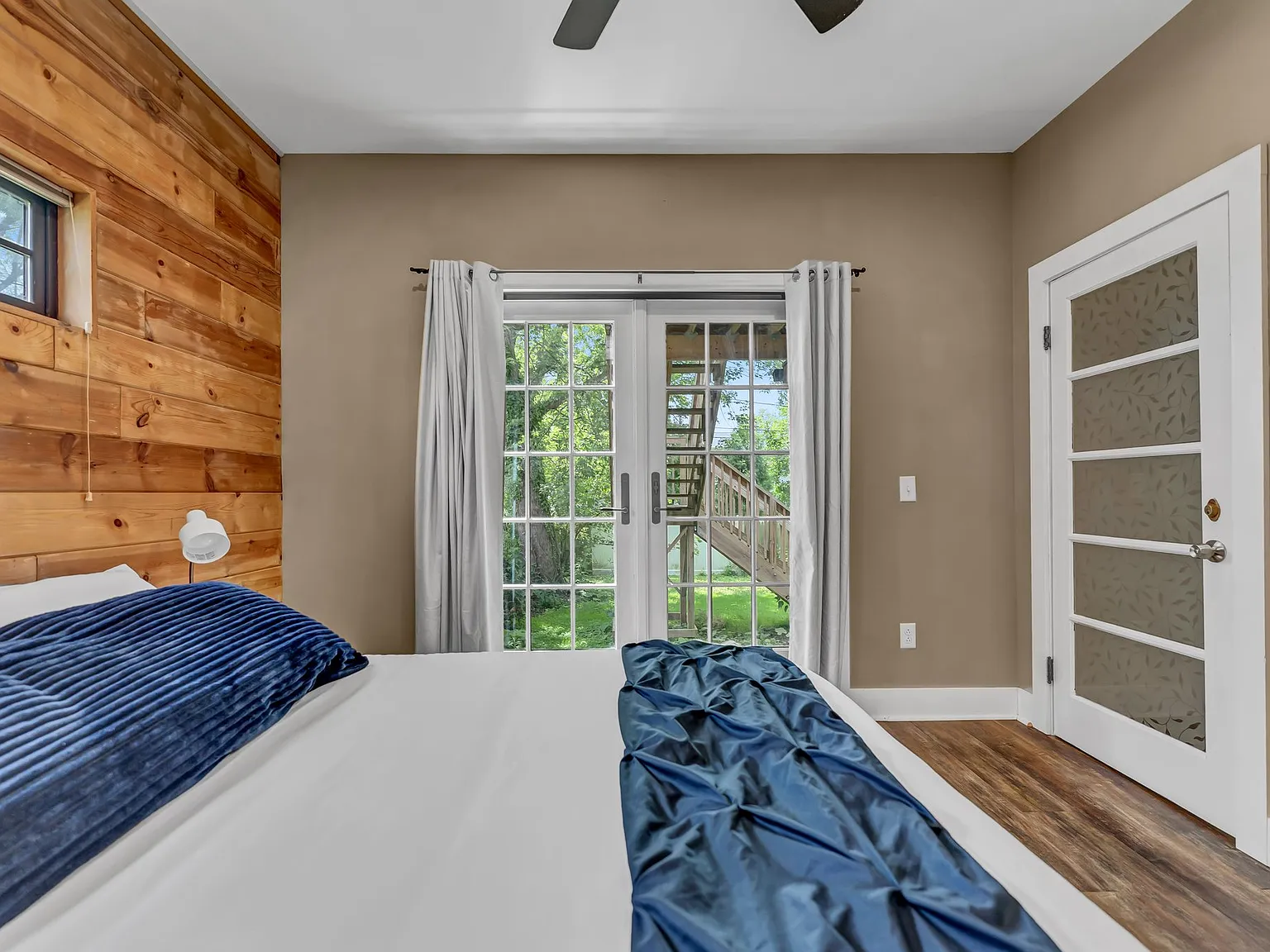 4865 Main St 1 Bed — Photo 3