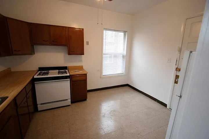 Harper Court — Photo 48