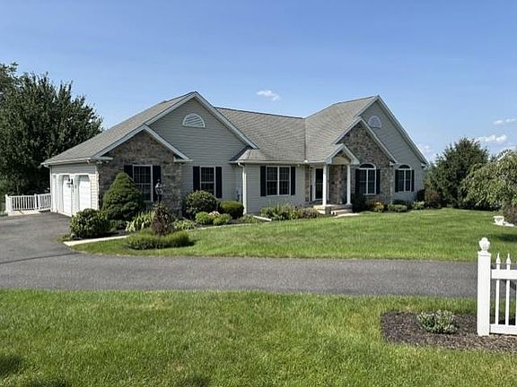 3rd image of 9404 Kaspar Ct