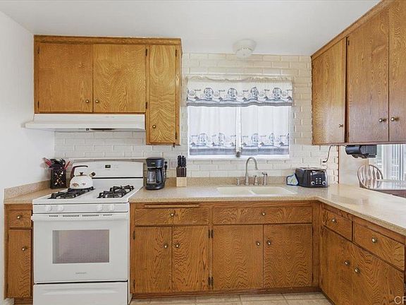 5th image of 8773 Leigh Ave
