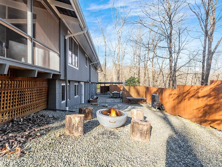 38 High Noon Rd — Photo 1