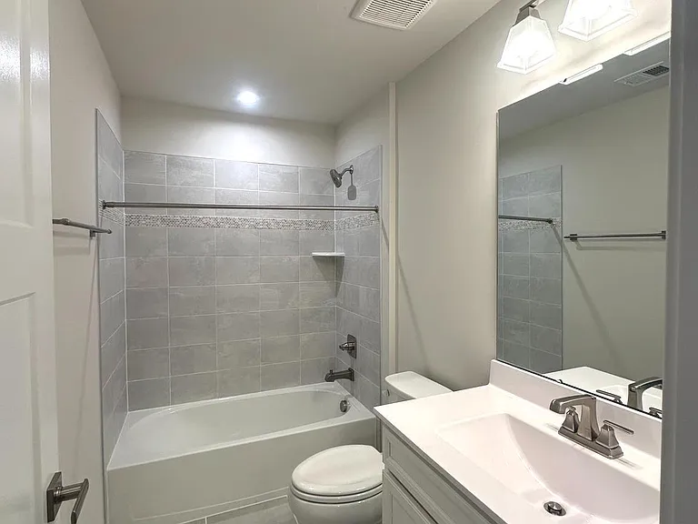 117 Dunster St — Photo 31