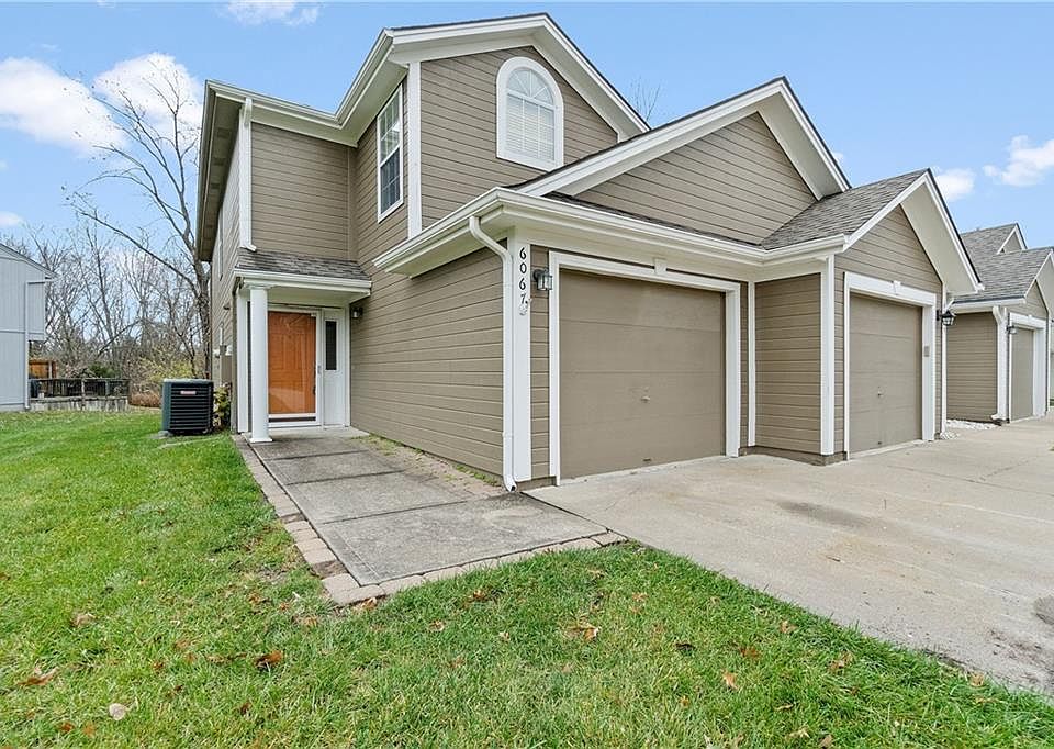 1st image of 6067 NE Moonstone Dr