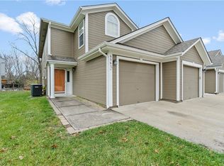 6067 NE Moonstone Dr, Lees Summit, MO 64064
