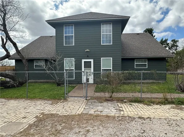 1220 W Johnston Ave, Kingsville, TX 78363