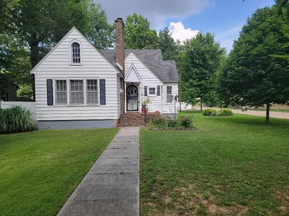 804 N Kingshighway St, Sikeston, MO 63801