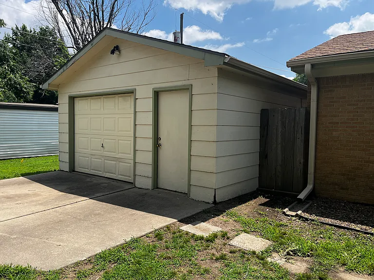 201 W Kinkaid St — Photo 18