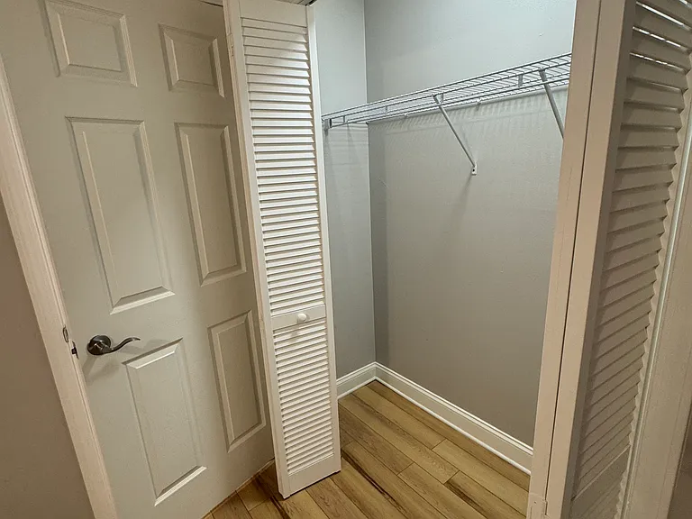 2633 Vail Ave — Photo 6