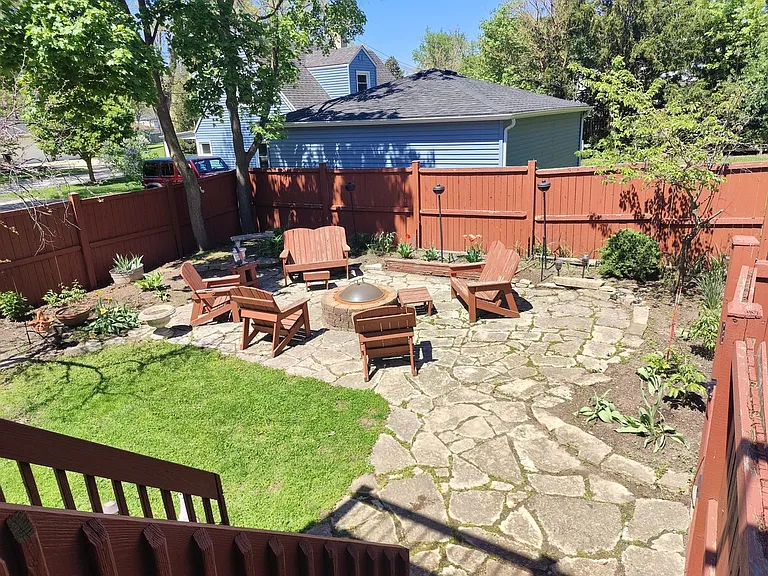 228 W Grove St #1 — Photo 3