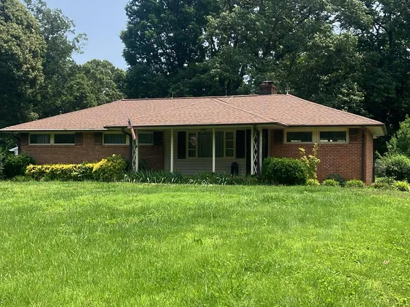 5804 Summit Ave, Browns Summit, NC 27214