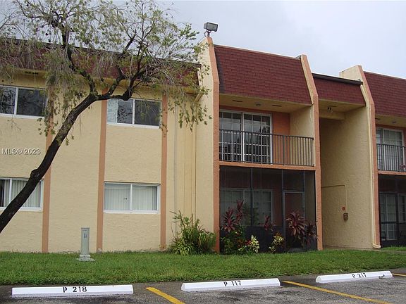 3rd image of 2952 NW 55th Ave APT 2C