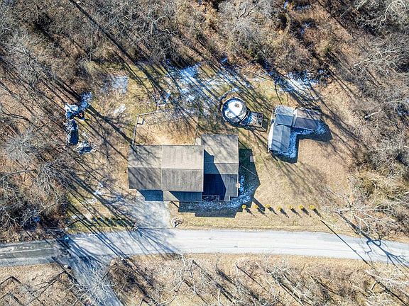 3rd image of 58 Irish Gap Rd