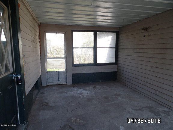 2nd image of 901 E North St