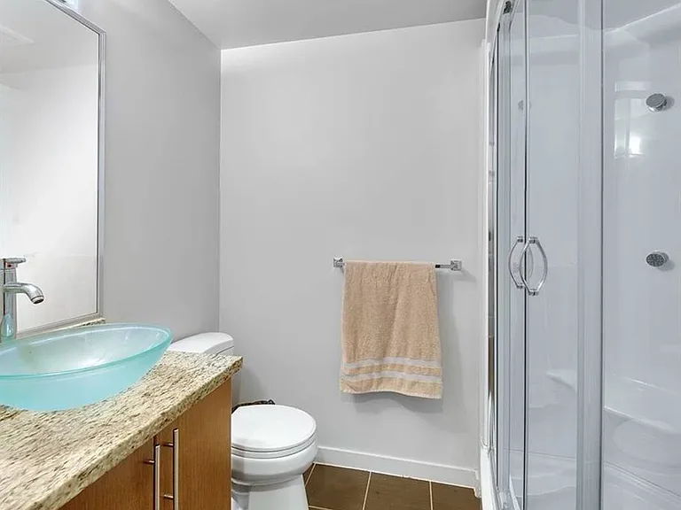 2239 Kingsway #326 — Photo 5
