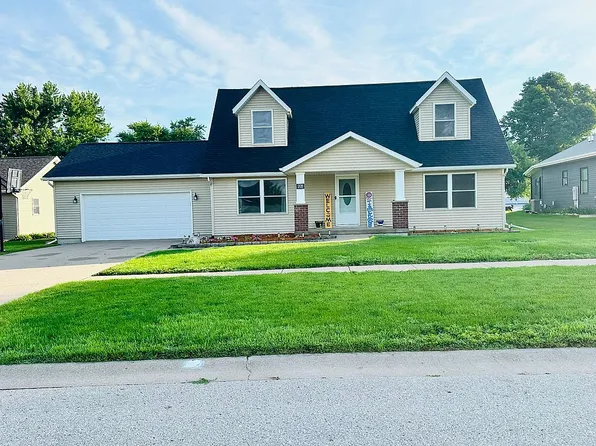 208 3rd St, Durant, IA 52747