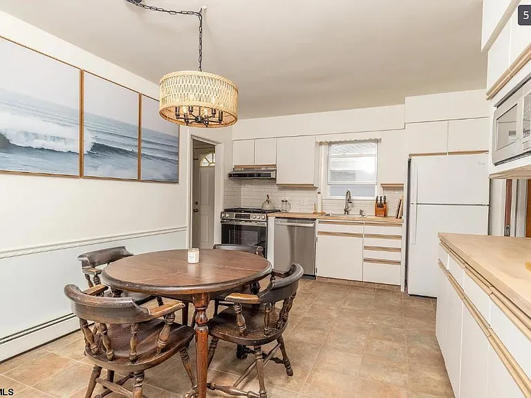 435 N Oxford Ave — Photo 5