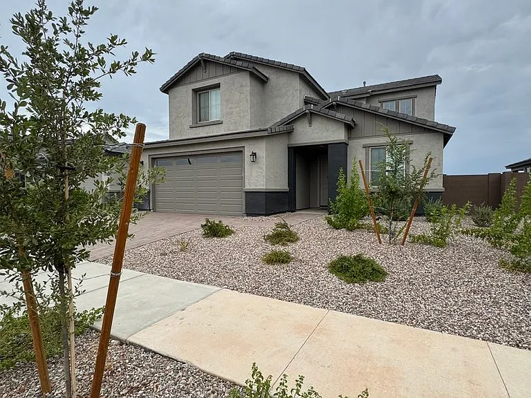 17156 W Smoketree Dr — Photo 2