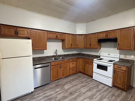 2nd image of 406-408 W Abbott St #2