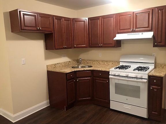 2nd image of 102 Berkshire Ln Floor 2