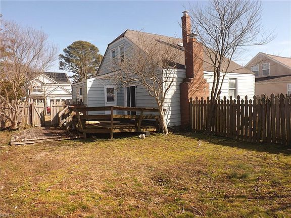 4th image of 2211 Abbey Rd