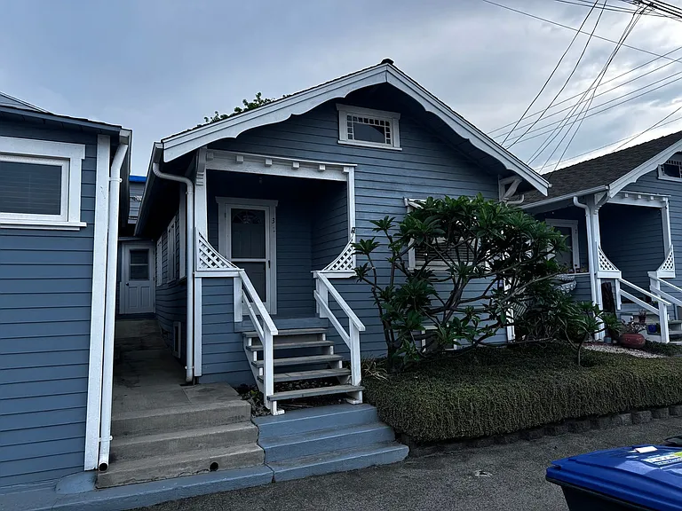 Modern Bungalow Located Blocks from Crescent Bay Beach-In Unit Laundry Included — Photo 30