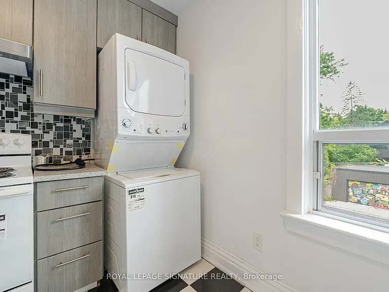 2291 Dundas St W #2 — Photo 20