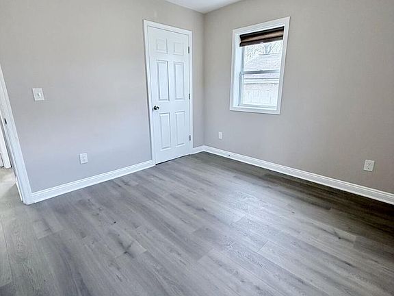 3rd image of 1300 Nye St