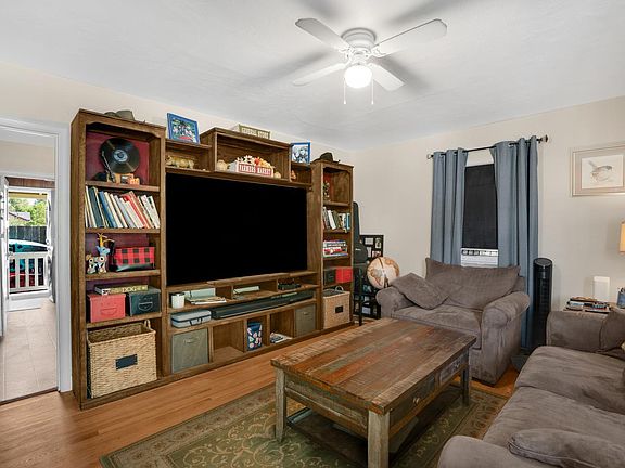 3rd image of 610 Stewart Street